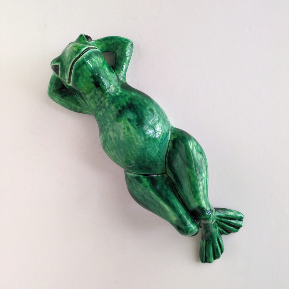 Vtg Arnel's Ceramic Laying Down Lounging Frog Figurine Green Glaze Retro 13"